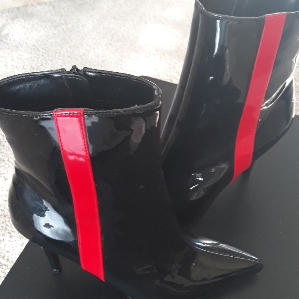 Forever 21 Patent leather booties